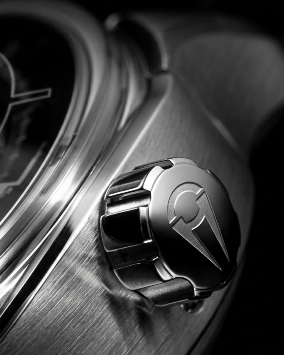 Couronne de montre Obverse gravée du logo, vue macro